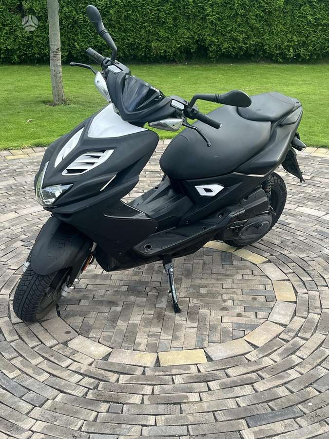 Yamaha Aerox 49cc, мотороллеры / мопеды