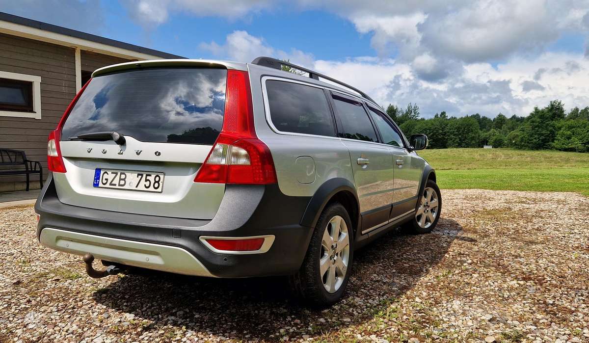 Volvo XC70 - 2