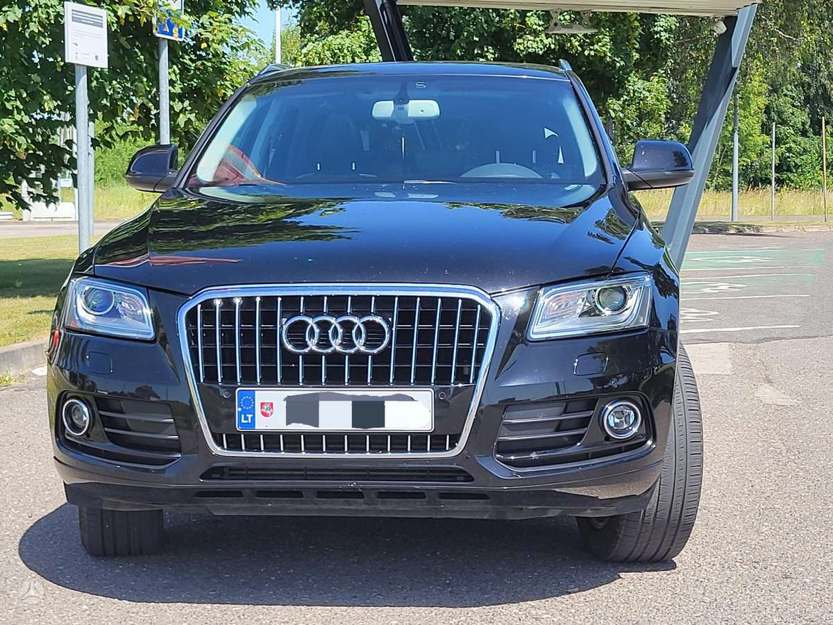 Audi Q5, 2.0 l., off-road / crossover