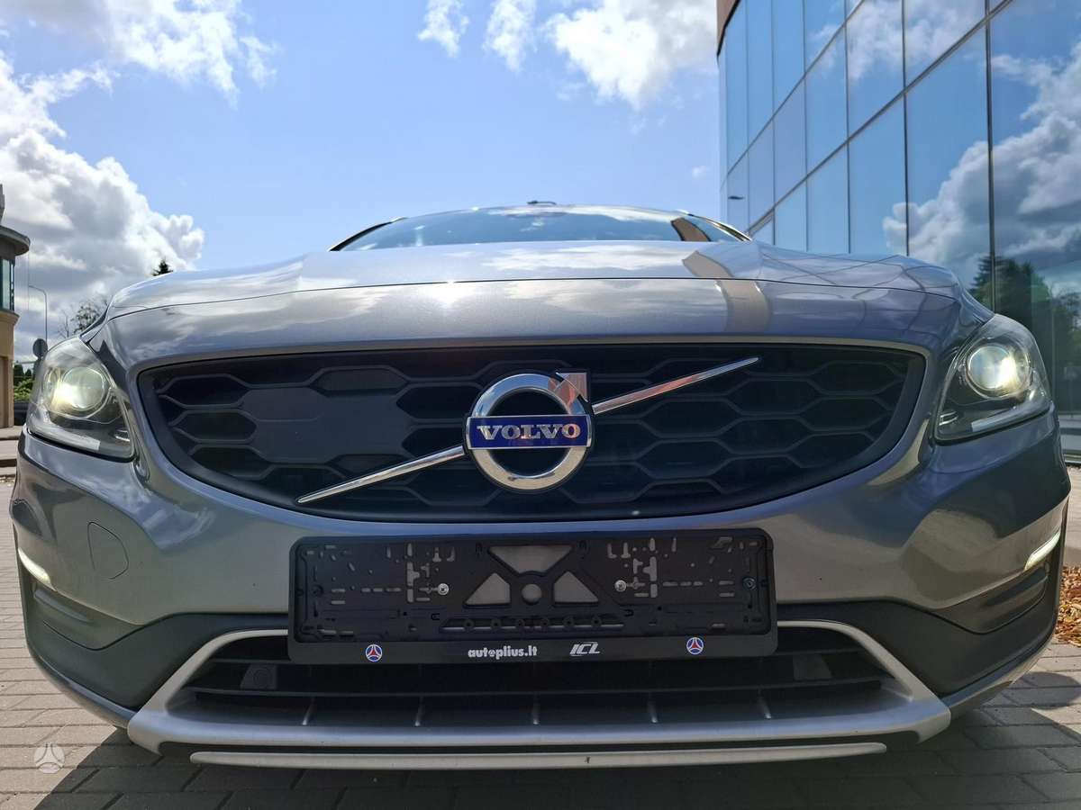 Volvo V60 Cross Country - 4