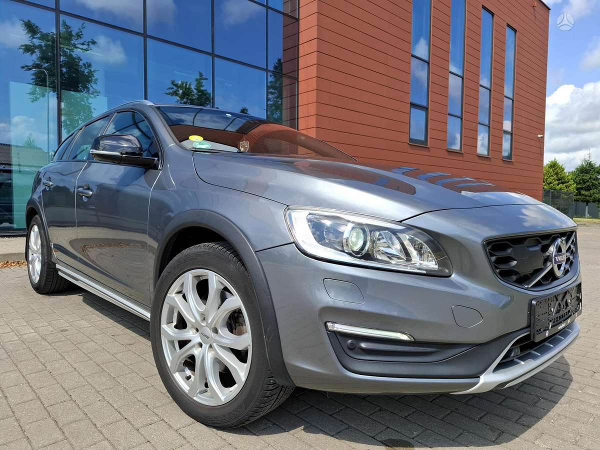 Volvo V60 Cross Country - 8
