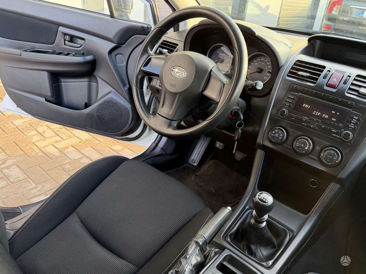 Subaru XV, 2.0 l., off-road / crossover