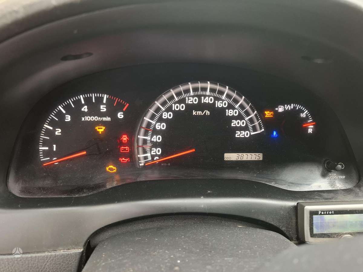 Toyota Avensis Verso - 6