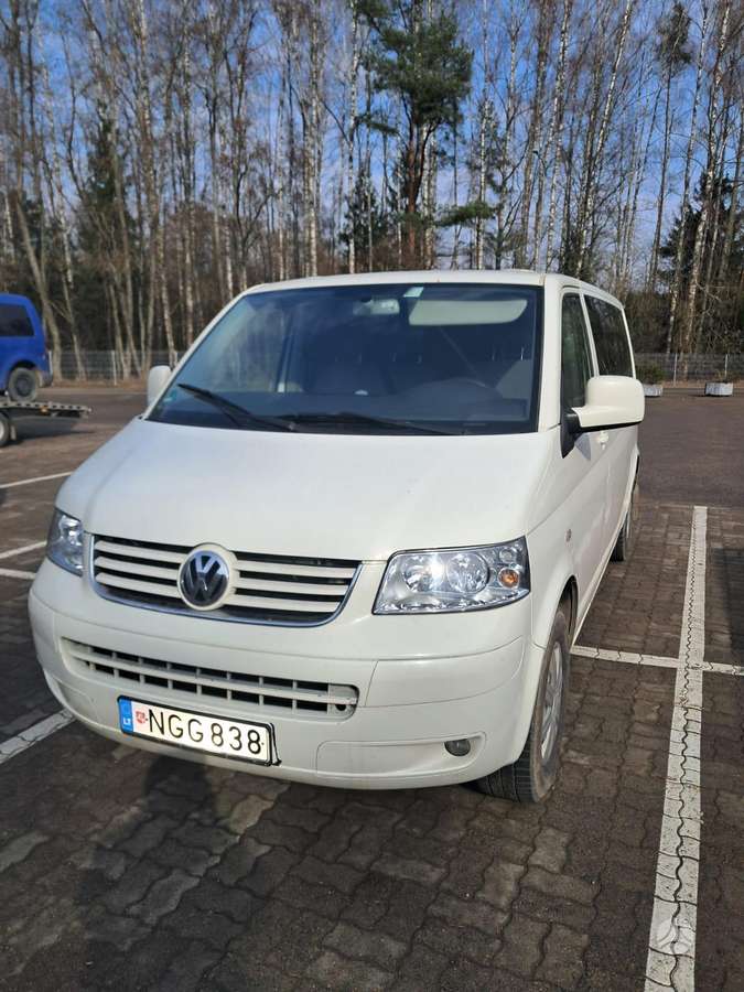 Volkswagen Caravelle - 1