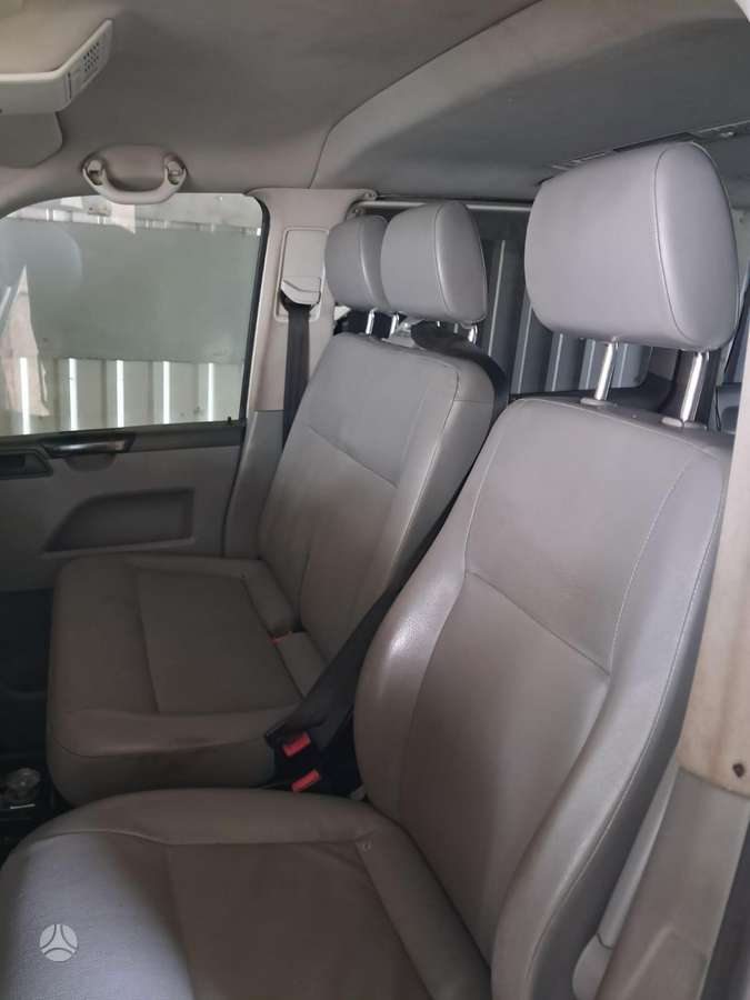 Volkswagen Caravelle - 6