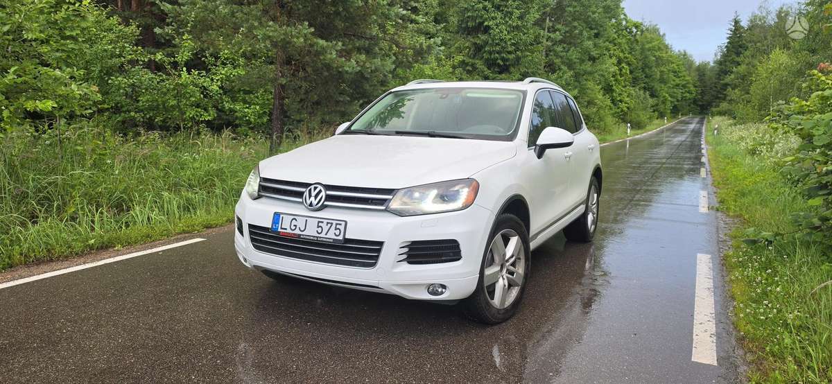 Volkswagen Touareg - 1
