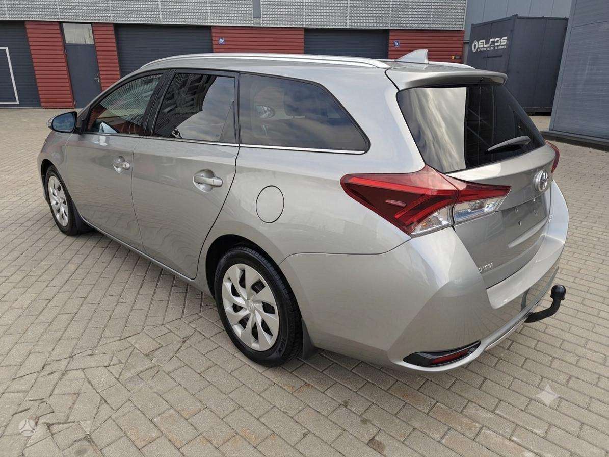 Toyota Auris - 4