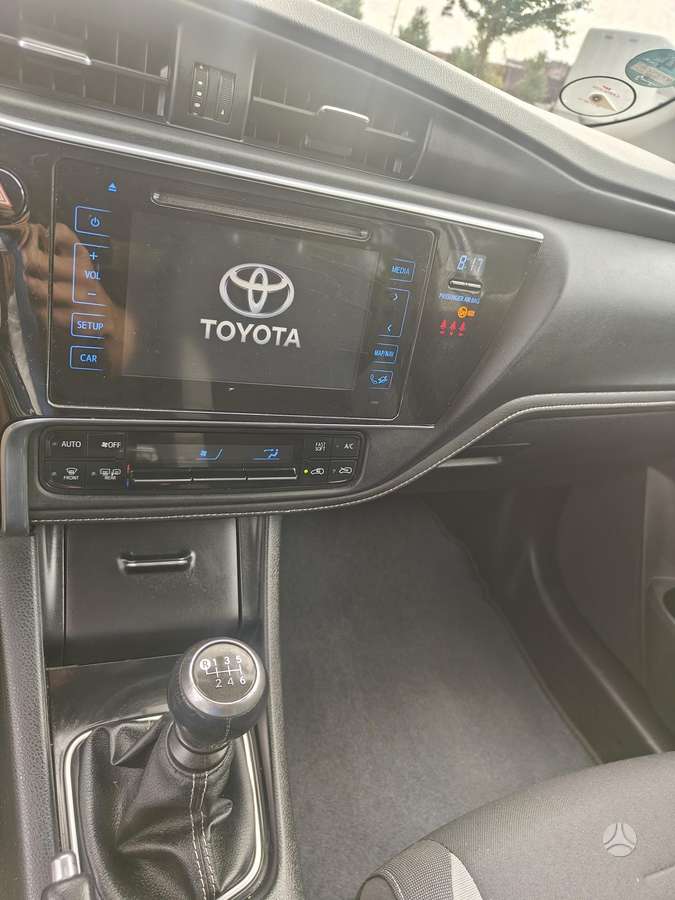 Toyota Auris - 10