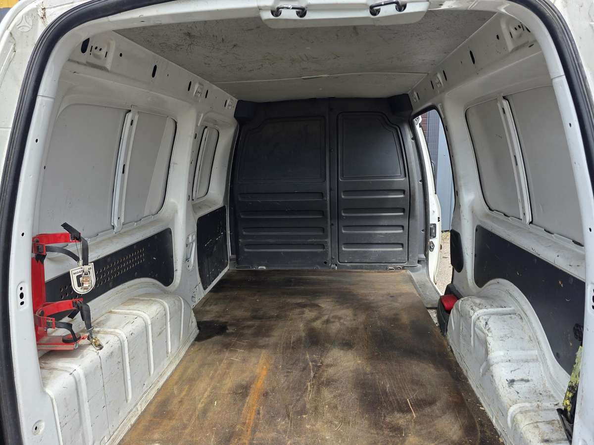 Volkswagen Caddy Maxi - 8
