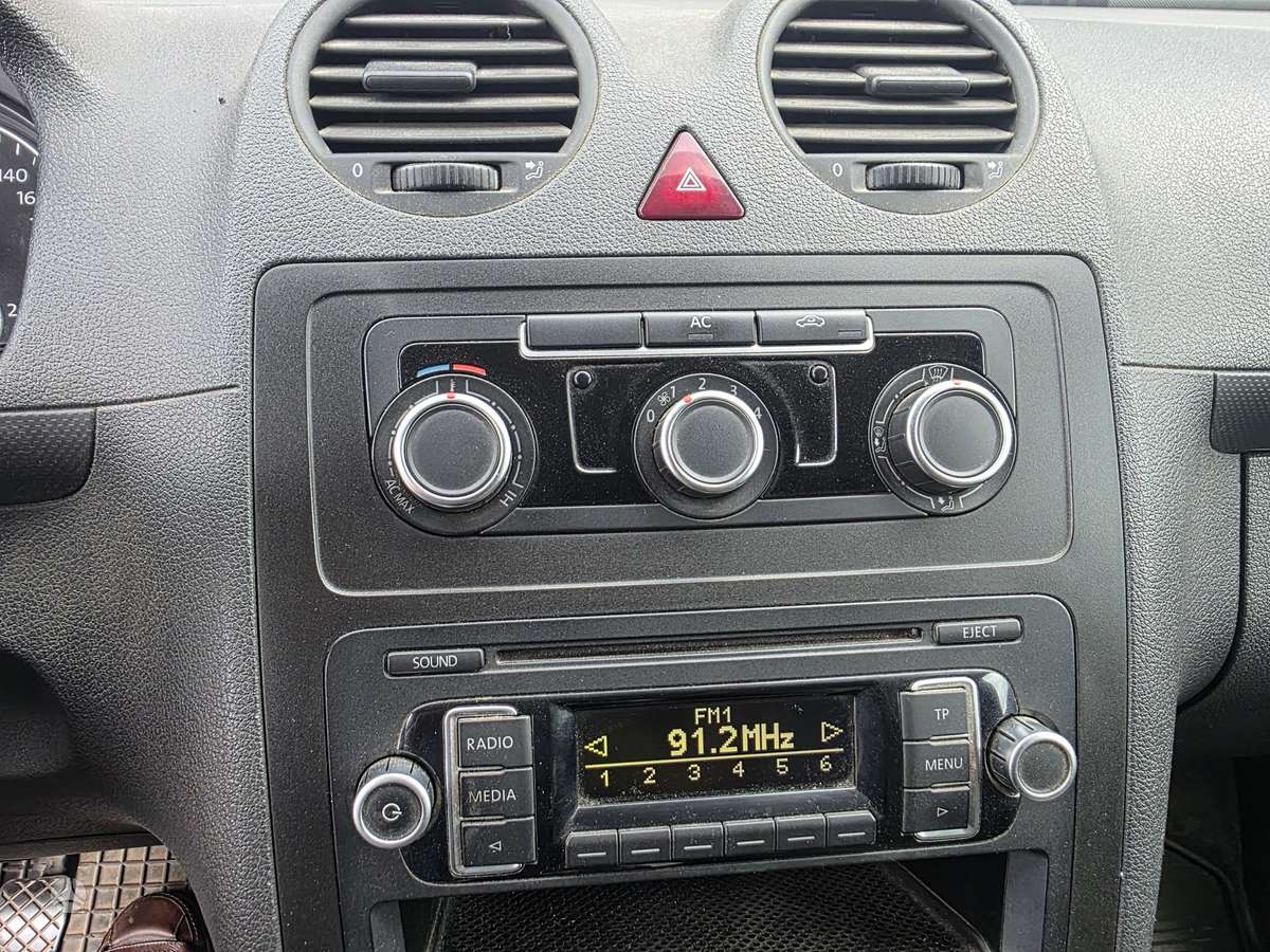 Volkswagen Caddy Maxi - 12