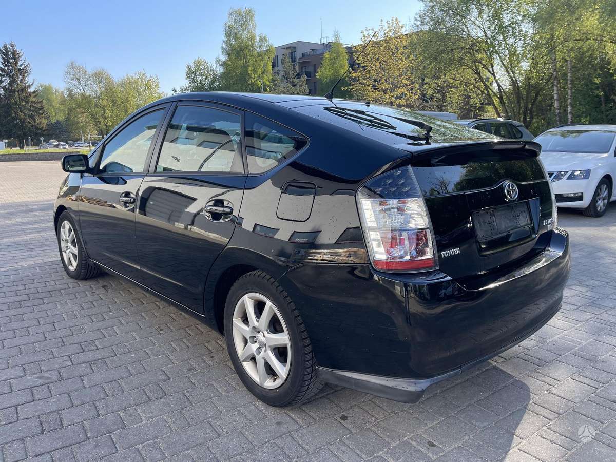 Toyota Prius - 2