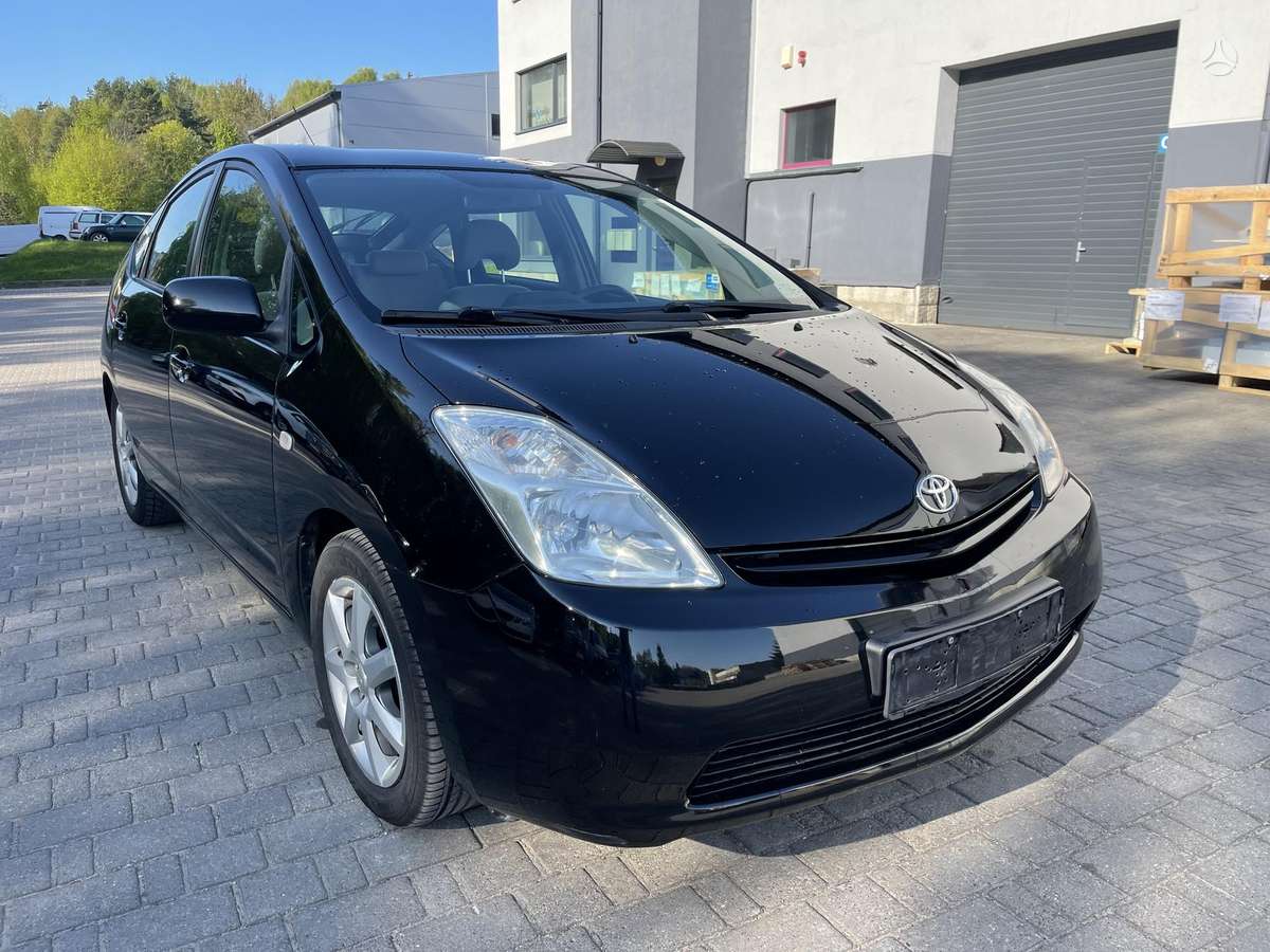 Toyota Prius - 3