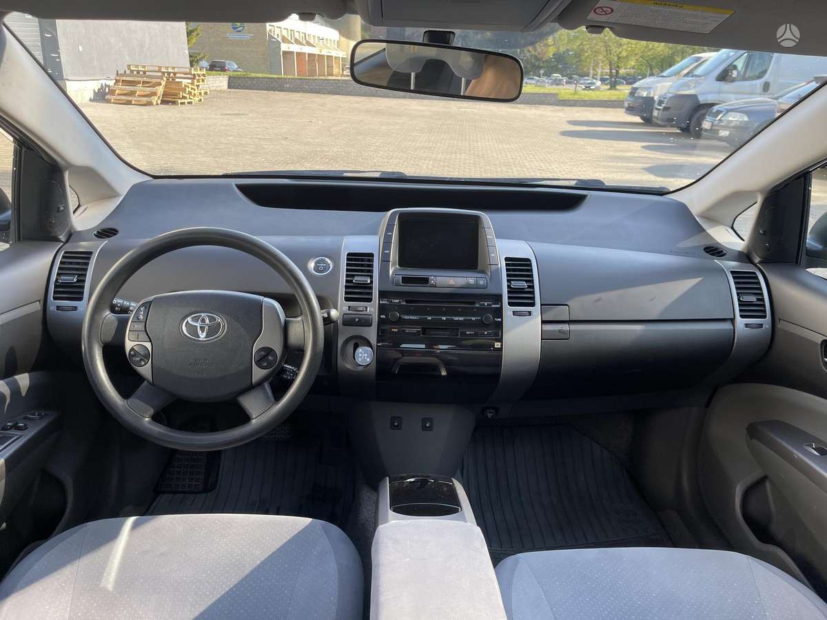 Toyota Prius - 10
