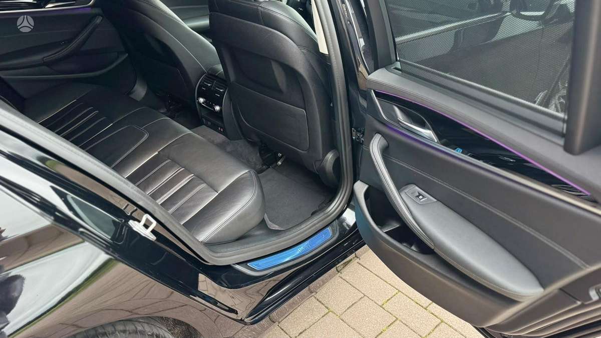 BMW 520, 2.0 l., Седан