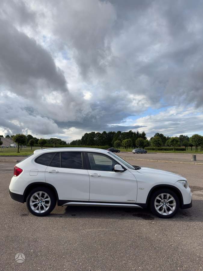 BMW X1, 2.0 l., Внедорожник / Кроссовер