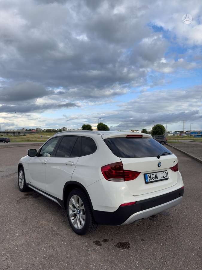 BMW X1, 2.0 l., off-road / crossover
