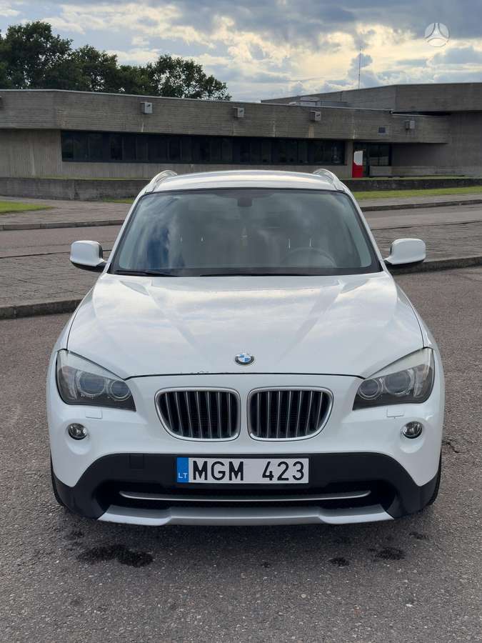 BMW X1, 2.0 l., Внедорожник / Кроссовер