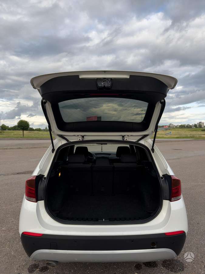 BMW X1, 2.0 l., Внедорожник / Кроссовер