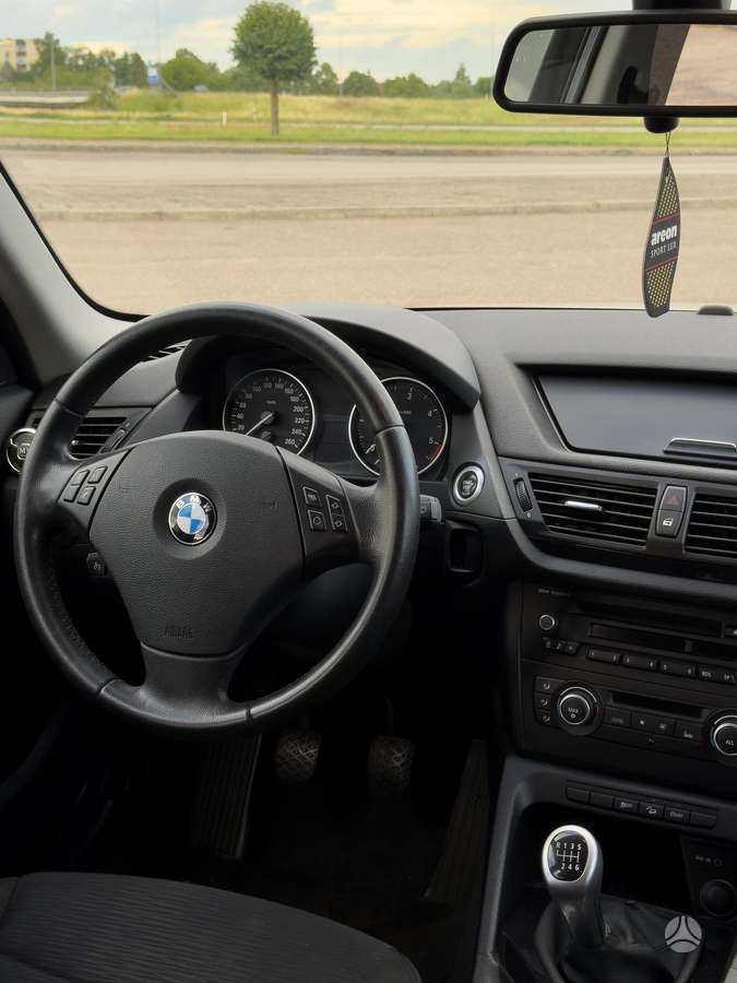 BMW X1, 2.0 l., Внедорожник / Кроссовер