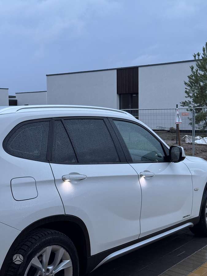 BMW X1, 2.0 l., Внедорожник / Кроссовер