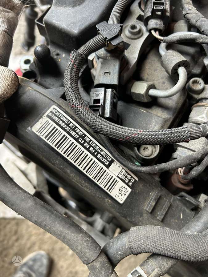 Volkswagen Golf, CLH, engine parts