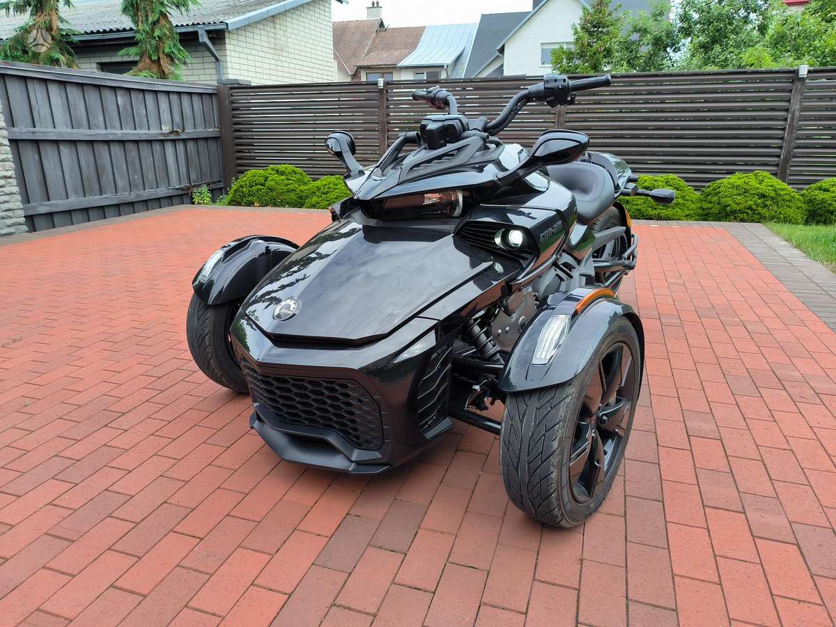 Can-Am Spyder 1330cc, трициклы