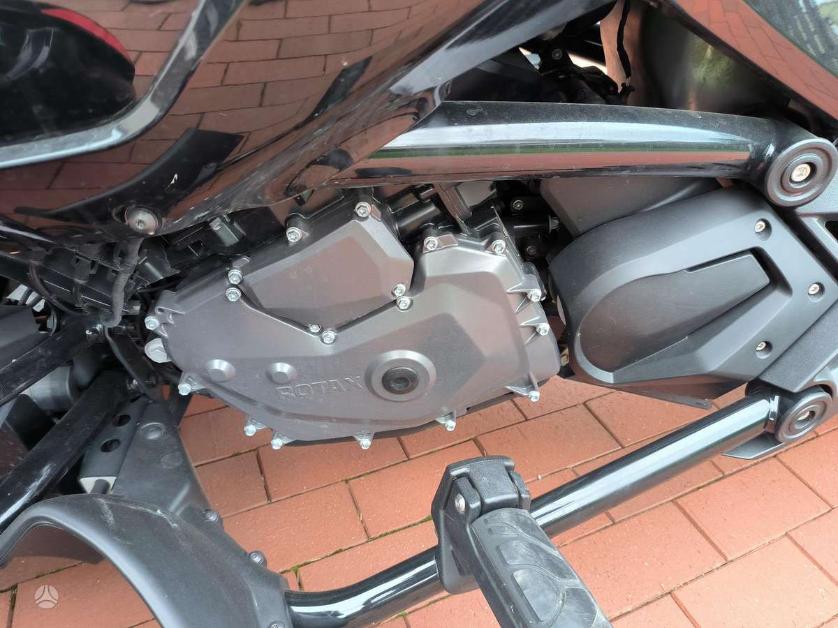 Can-Am Spyder 1330cc, trikes