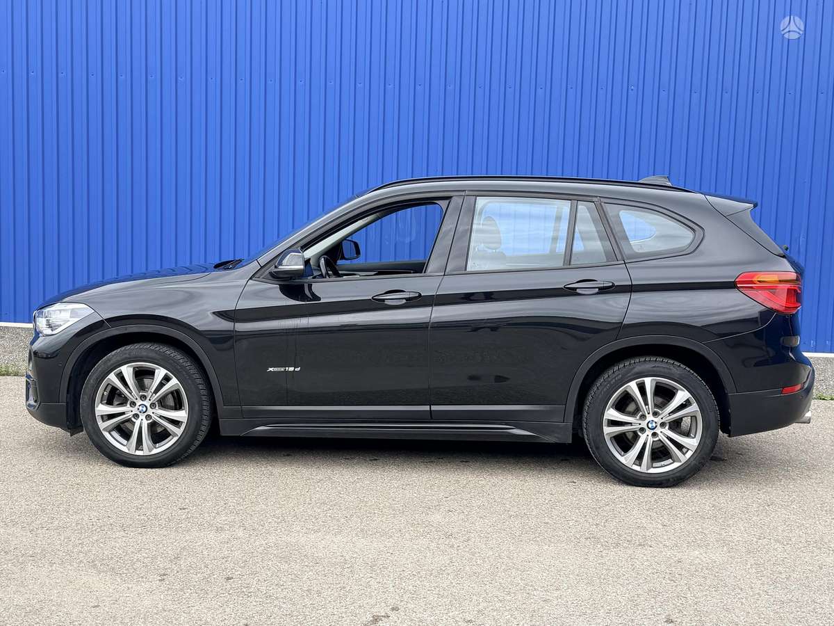 BMW X1, 2.0 l., off-road / crossover