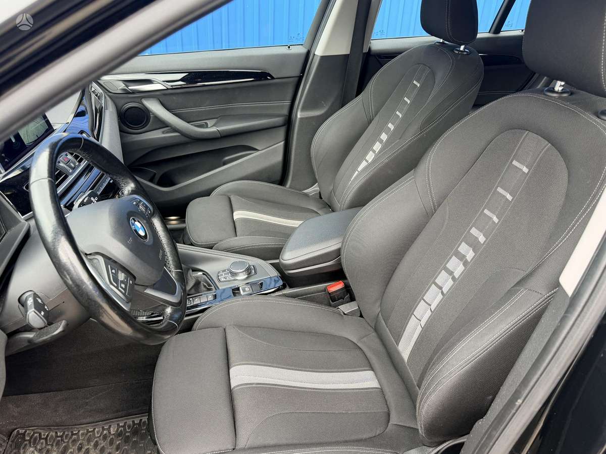 BMW X1, 2.0 l., off-road / crossover