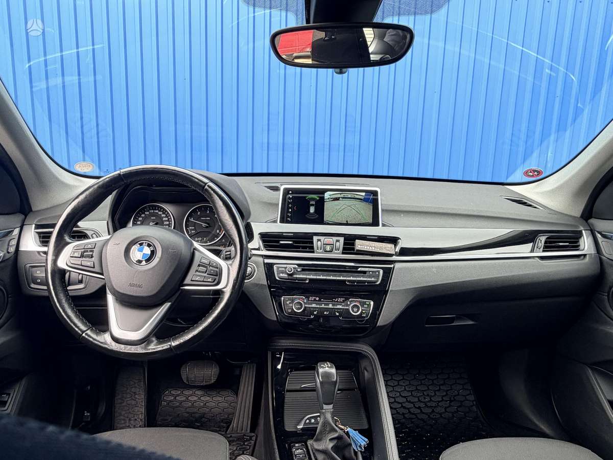 BMW X1, 2.0 l., off-road / crossover