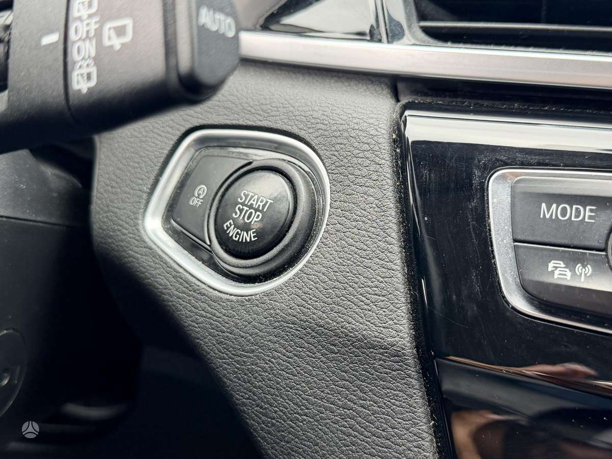 BMW X1, 2.0 l., off-road / crossover