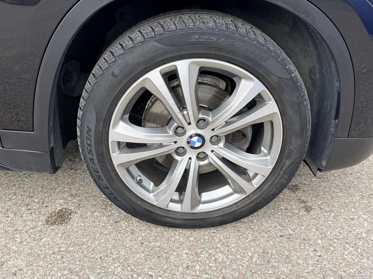 BMW X1, 2.0 l., off-road / crossover