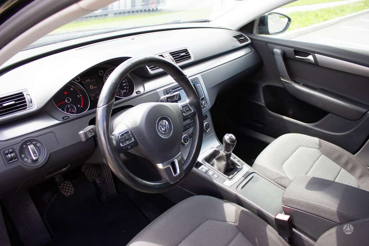 Volkswagen Passat - 7