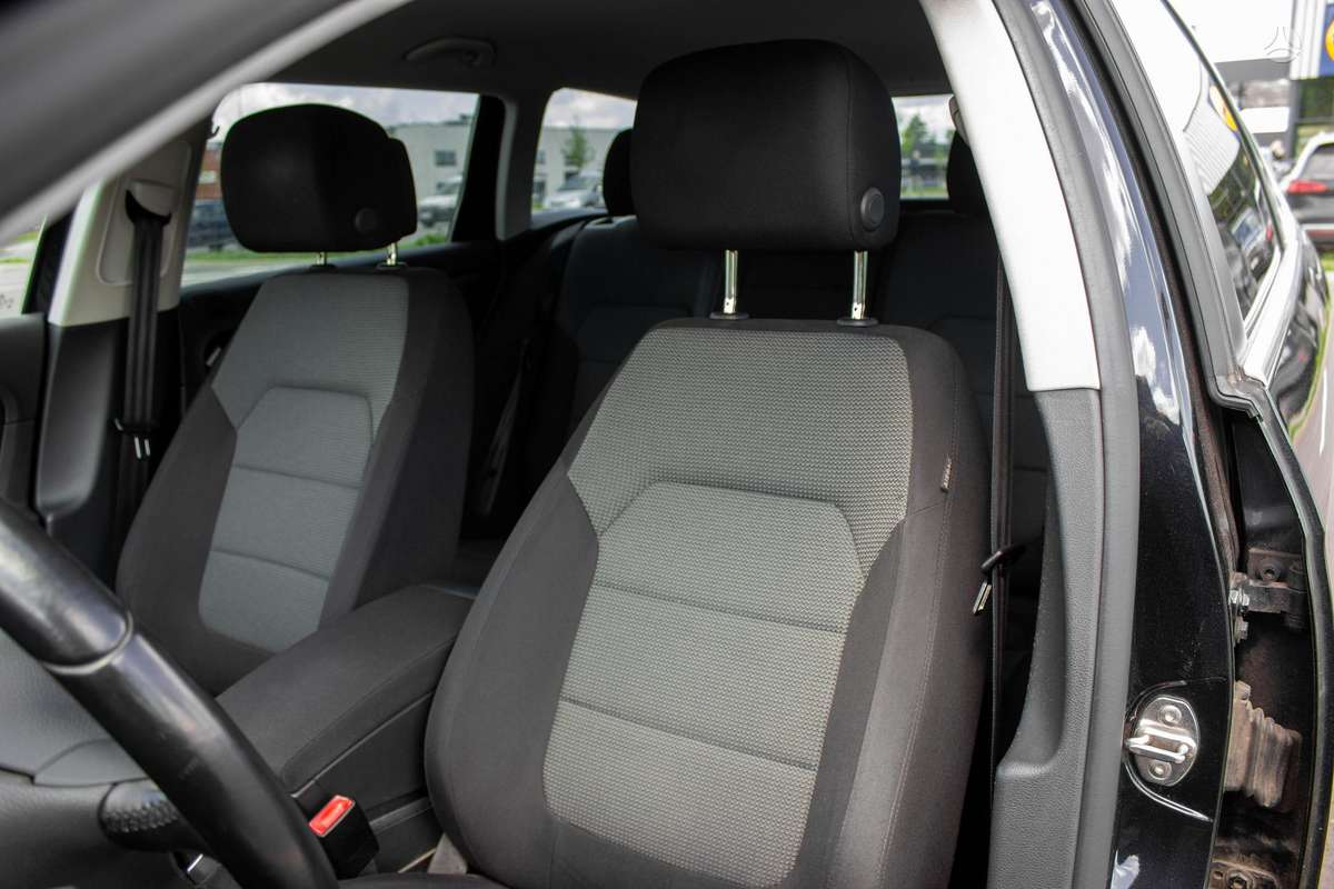 Volkswagen Passat - 11