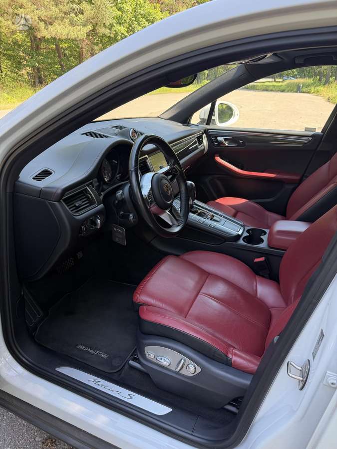 Porsche Macan - 11