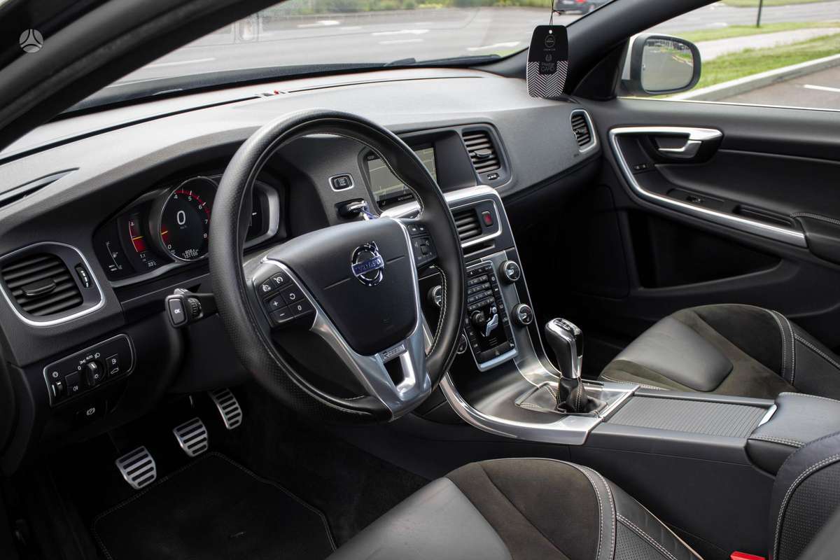 Volvo S60, 2.0 l., Седан