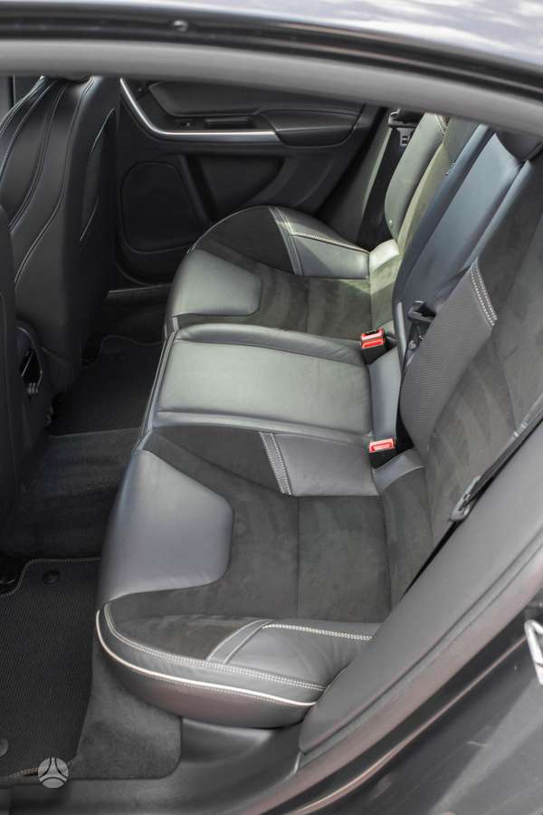 Volvo S60, 2.0 l., Седан