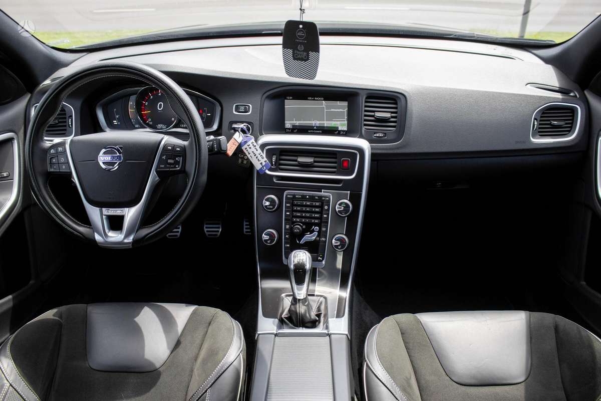 Volvo S60, 2.0 l., Седан
