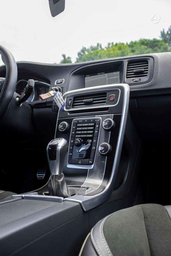 Volvo S60, 2.0 l., Седан