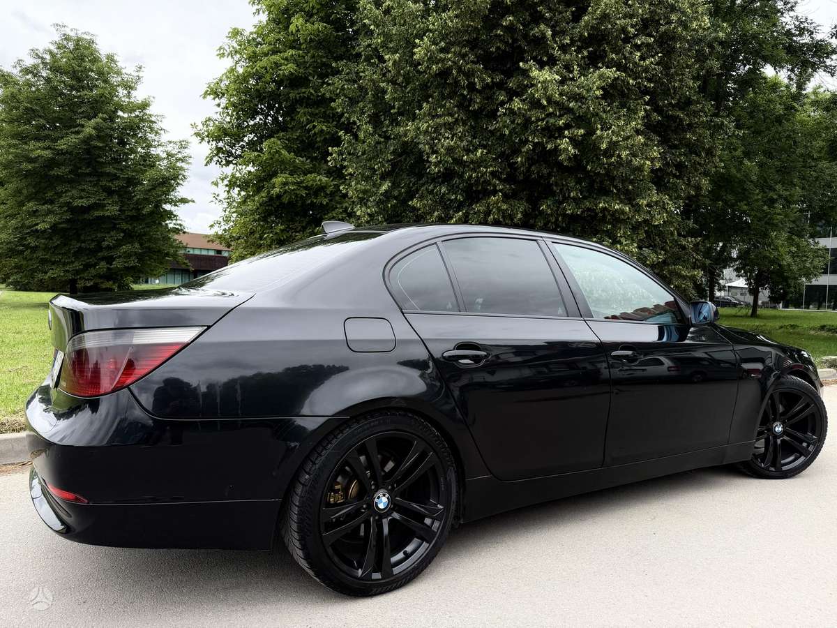 BMW 525, 2.5 l., Седан