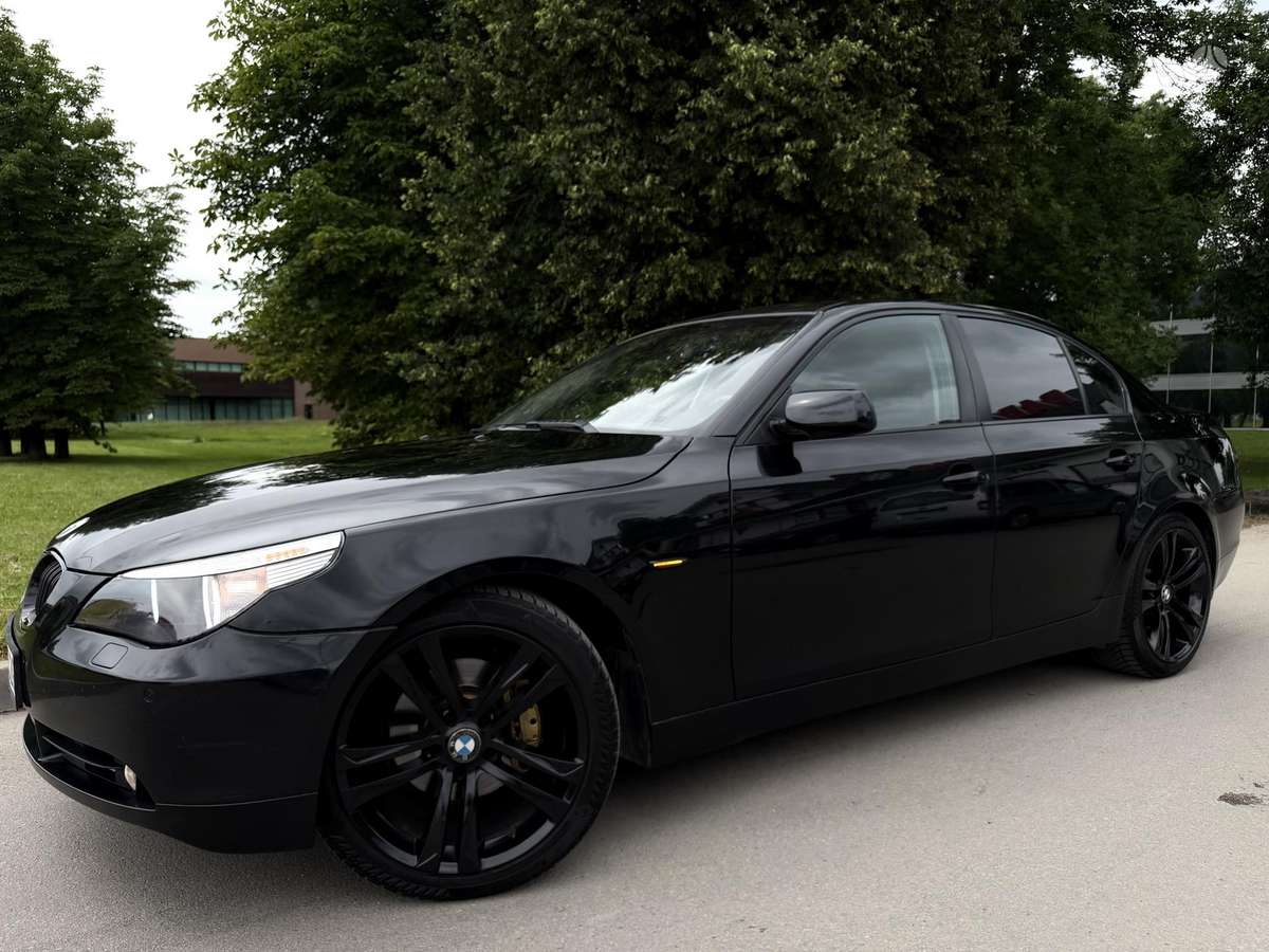 BMW 525, 2.5 l., Седан