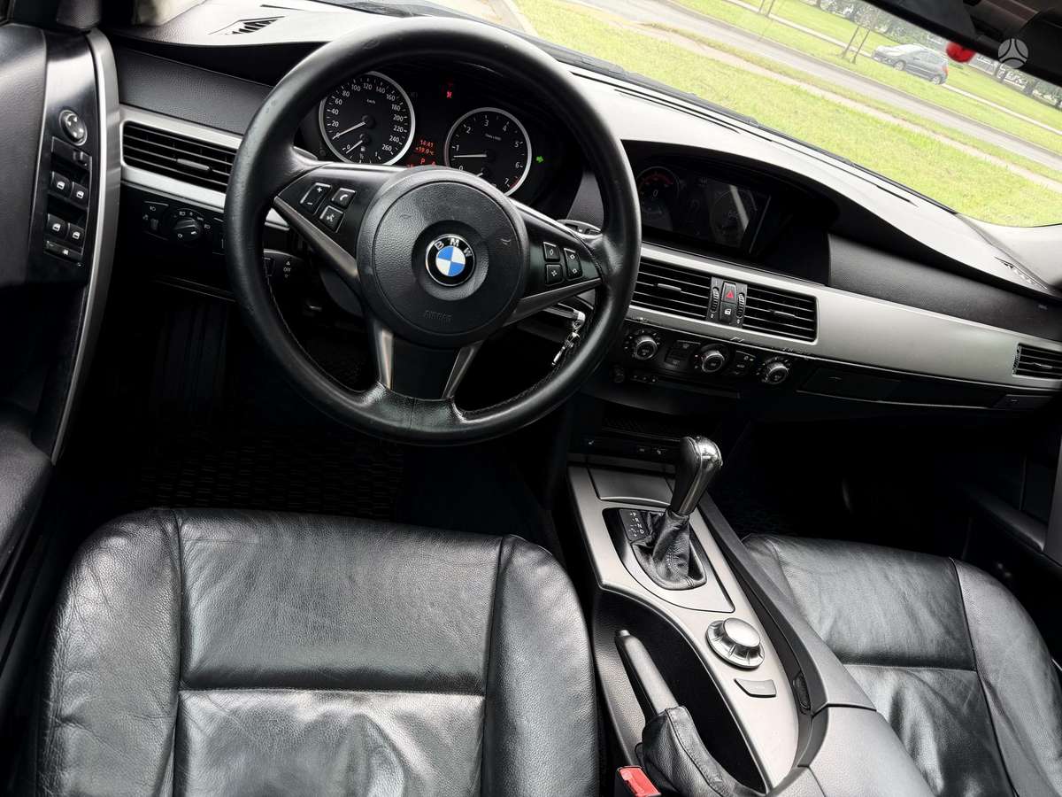 BMW 525, 2.5 l., Седан
