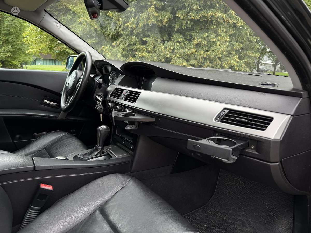 BMW 525, 2.5 l., Седан