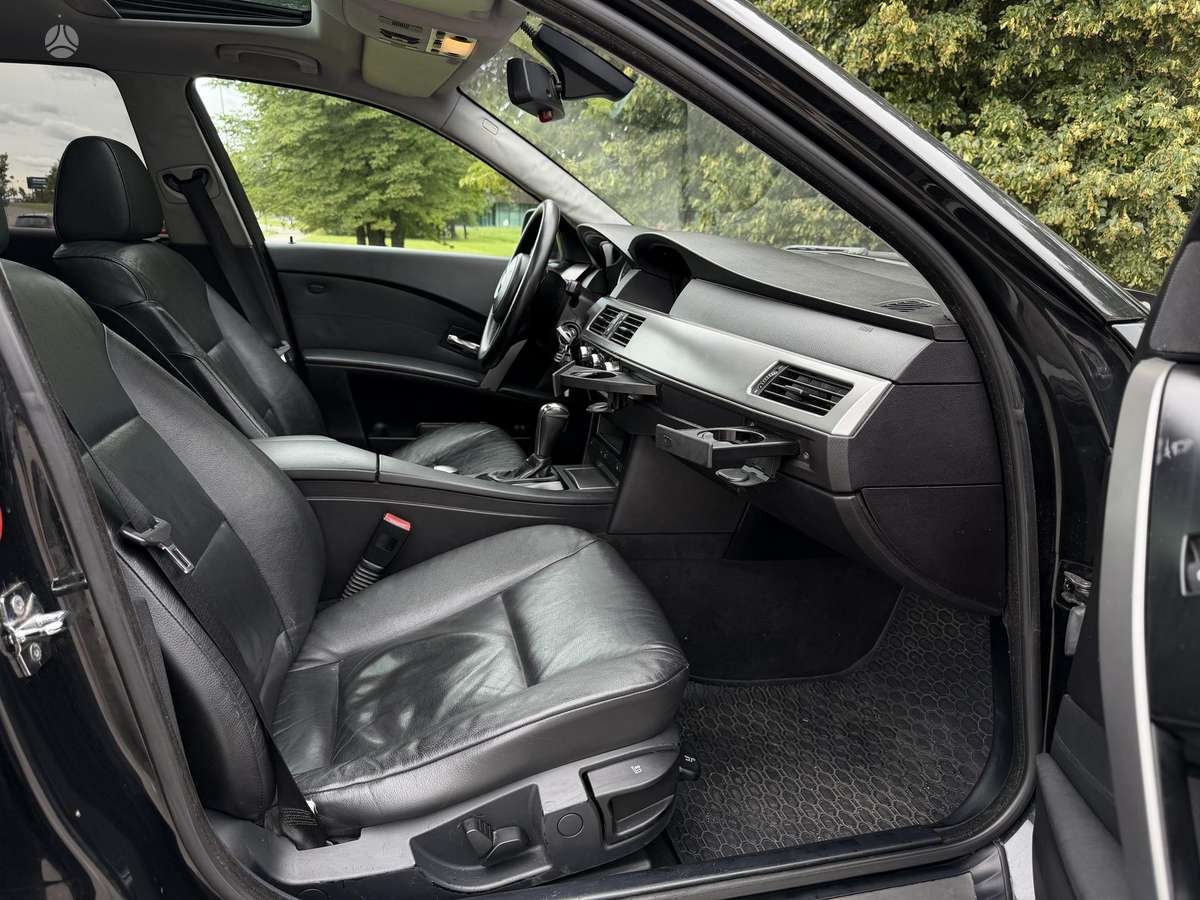 BMW 525, 2.5 l., Седан