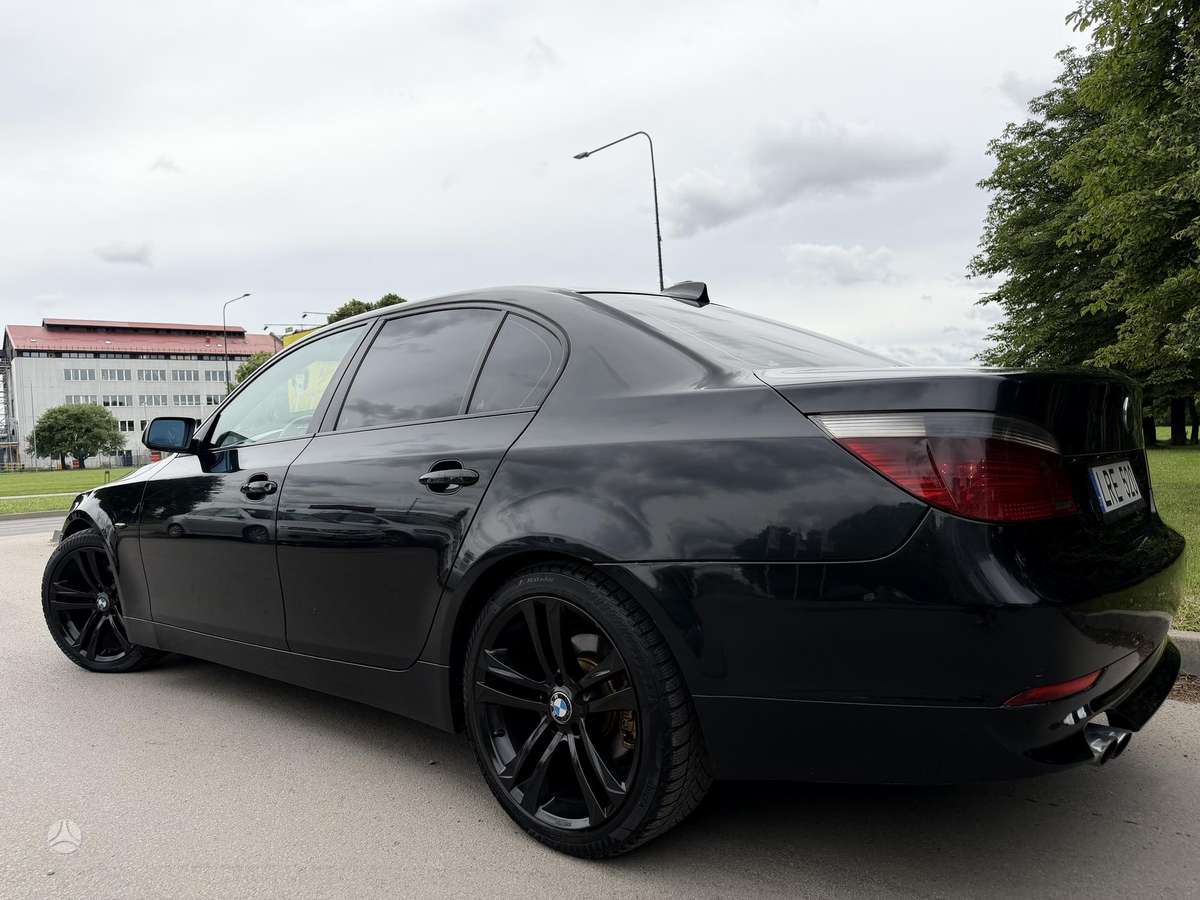 BMW 525, 2.5 l., Седан