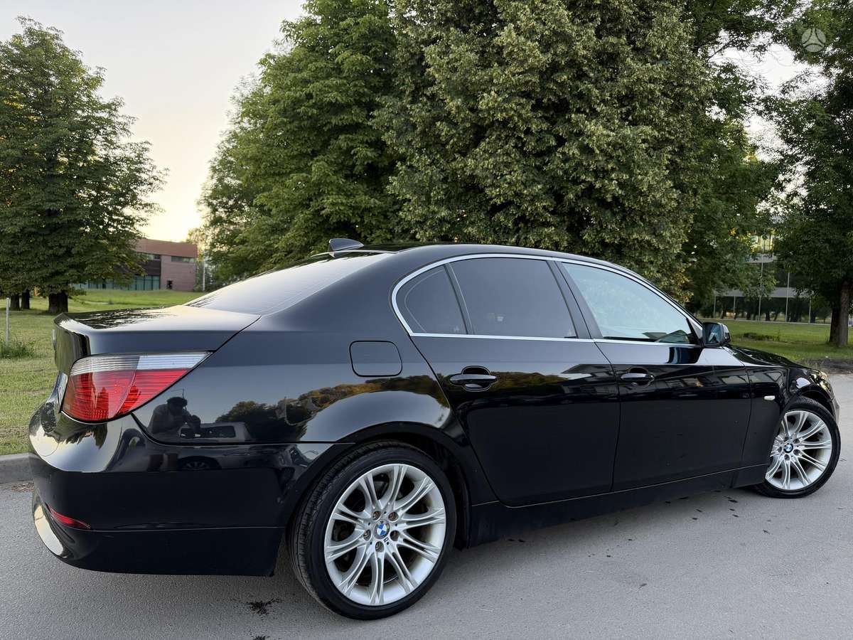 BMW 525, 2.5 l., Седан