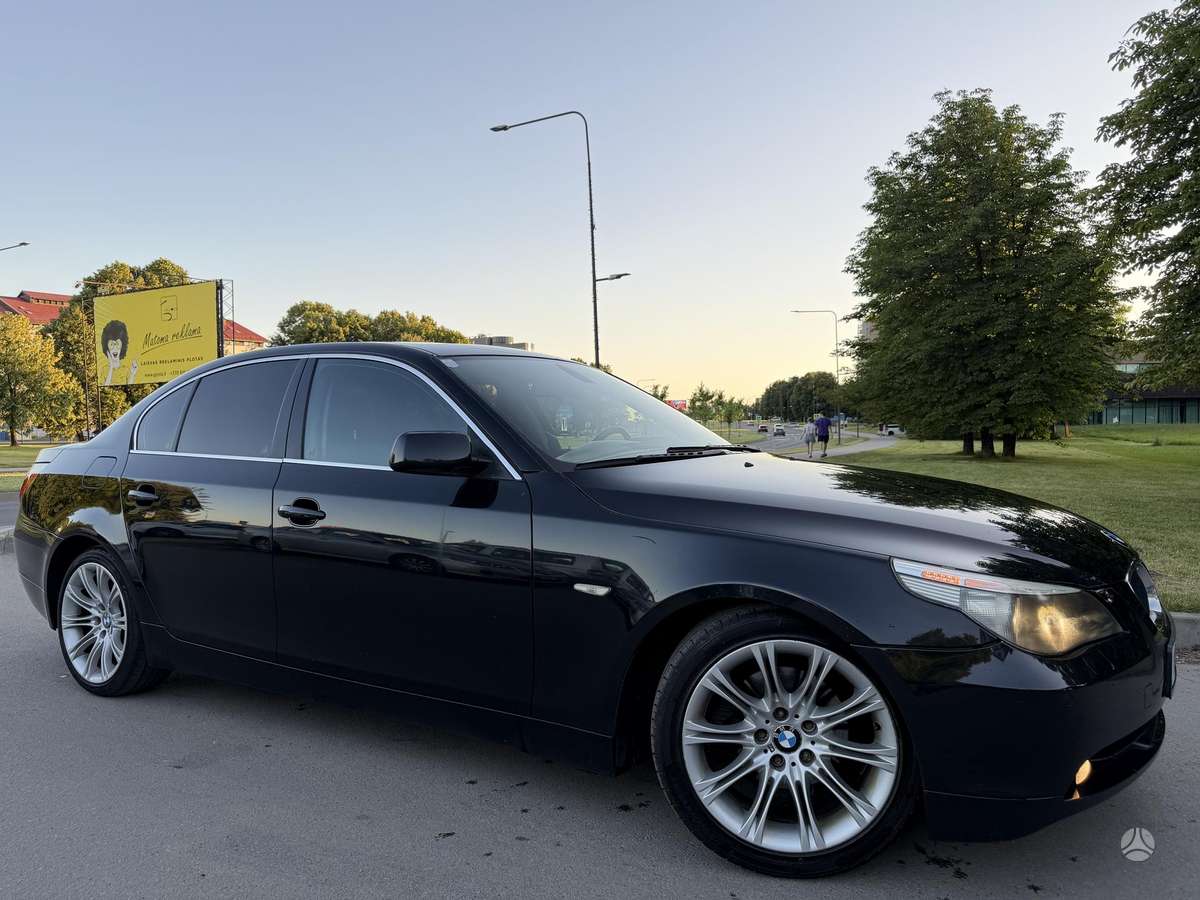 BMW 525, 2.5 l., Седан