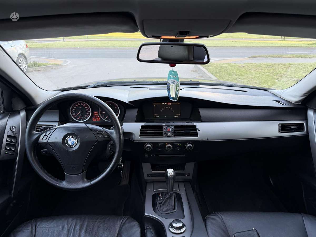BMW 525, 2.5 l., Седан