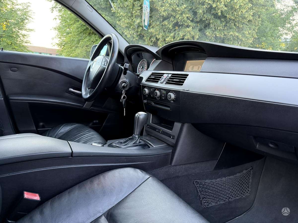 BMW 525, 2.5 l., Седан