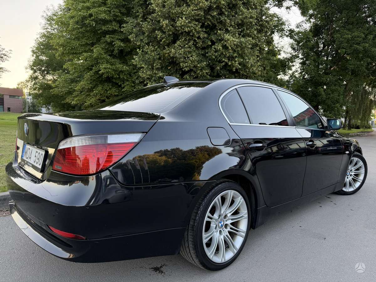 BMW 525, 2.5 l., Седан